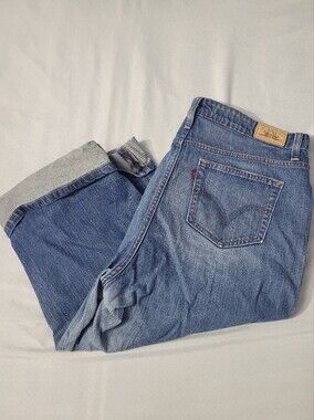 Womans Levi's Red Tab Capri Jeans